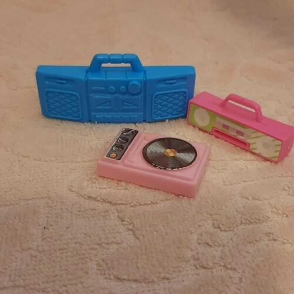 3 pc LOT Barbie Music - Boombox, Record Player pink blue dollhouse miniature